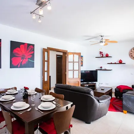 Remarkable 3-bed In Villa Playa Blanca (Lanzarote)