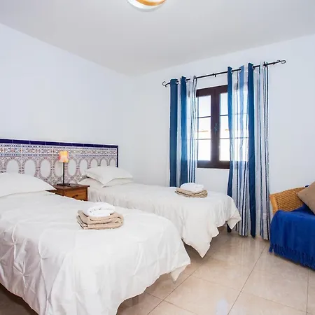 Remarkable 3-bed In Playa Blanca (Lanzarote)