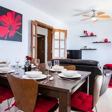 Villa Remarkable 3-bed In Playa Blanca (Lanzarote)
